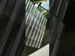 自然照明と天候保護のための透明性及び光拡散性ポリカーボネート波のタイル