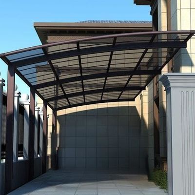 紫外線保護付きの長方形のポリカーボネートカーポート 完璧な屋外空間を作ります