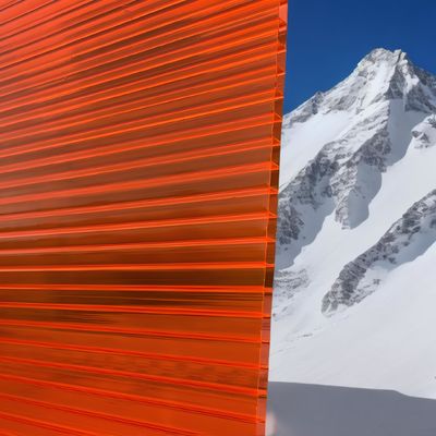 良い価格 色鮮やかな優れた耐候性 ポリカーボネット PC ホールシート 1220mm* 2100mm サイズ SGS RHOS 認証 オンライン