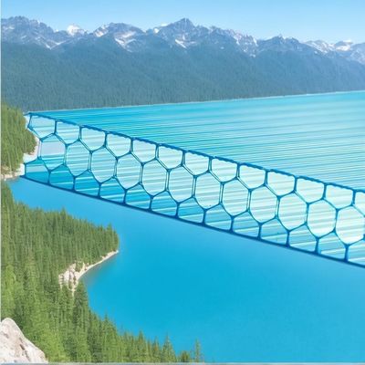 2.1m*5.8m サイズ 16mm カラー ハニーキャムポリカルボネートシート 優れた光拡散と建物の保温