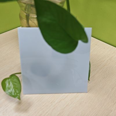 良い価格 2mm オパール ポリカーボネート 固体シート 強い衝撃耐性 商業用と住宅用の両方 オンライン