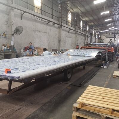 自動押出技術で製造され、一貫した性能と信頼性を提供する、プラスチックポリカーボネートシートの中国メーカー。