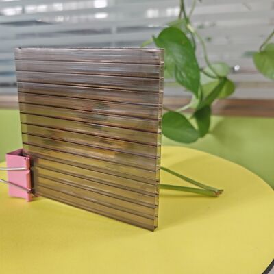 良い価格 ブロンズPC中空シート、防火等級B1 ポリカーボネートパネル、建設屋根およびクラッディングソリューションに最適 オンライン