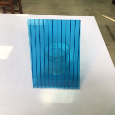 良い価格 長さ2.44m 5.8m 11.9m カスタマイズ可能 プラスチック ポリカーボネート 中空シート 取り付け簡単 青 軽量 耐候性 クリア オンライン