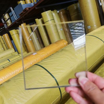 良い価格 簡単に設置できるプラスチックポリカーボネートシート 厚さ0.8mmから18.0mm 軽量 透明パネル 理想的な製造プロジェクト オンライン